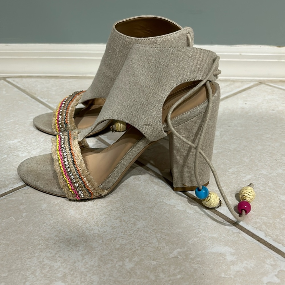 Express Pom Pom heels